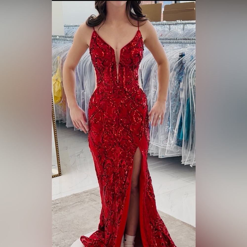 Elegant Red Sequin Evening Gown - Picture 2 of 4